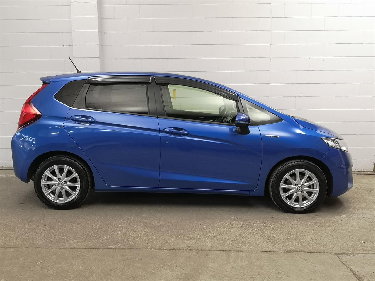 Vehicle image 3