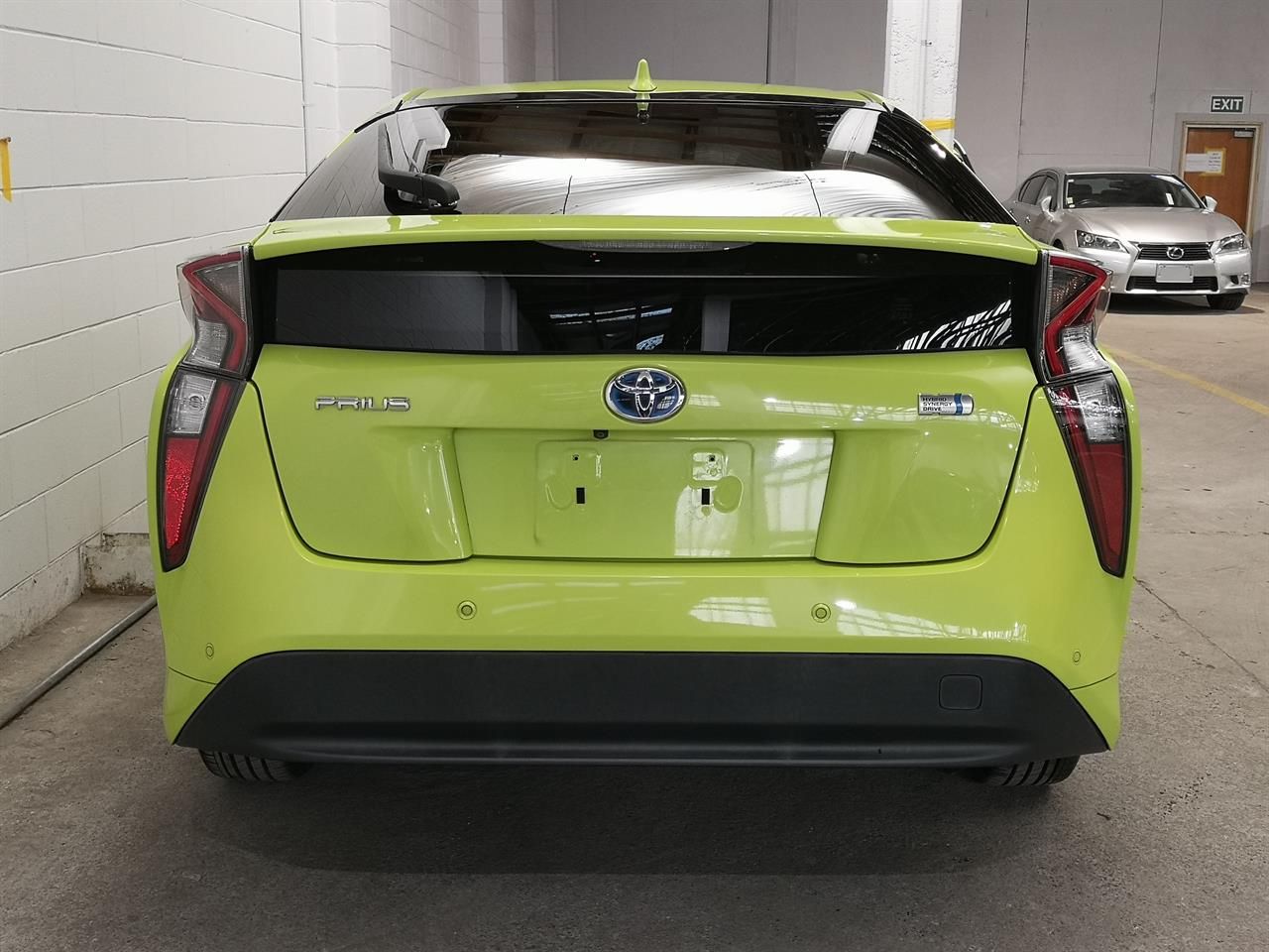 Vehicle image 5