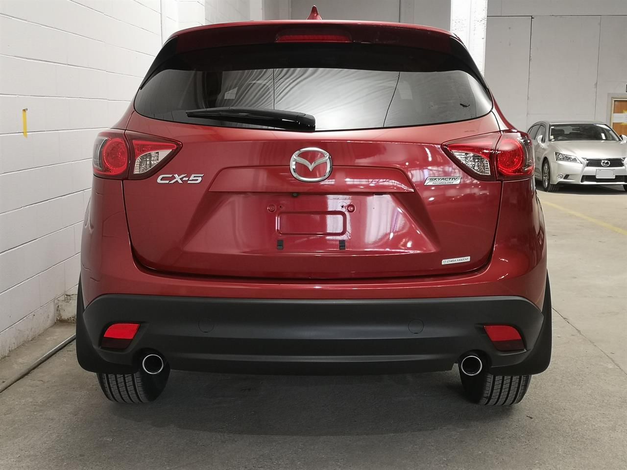 Vehicle image 5