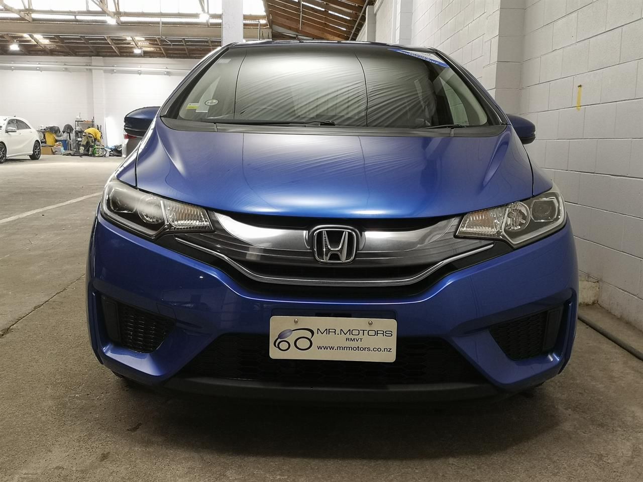 Vehicle image 4