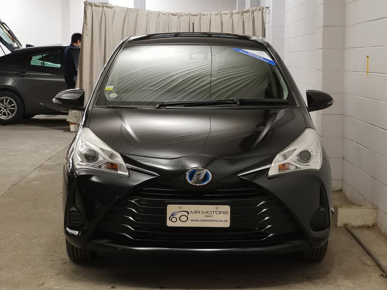 Vehicle image 4