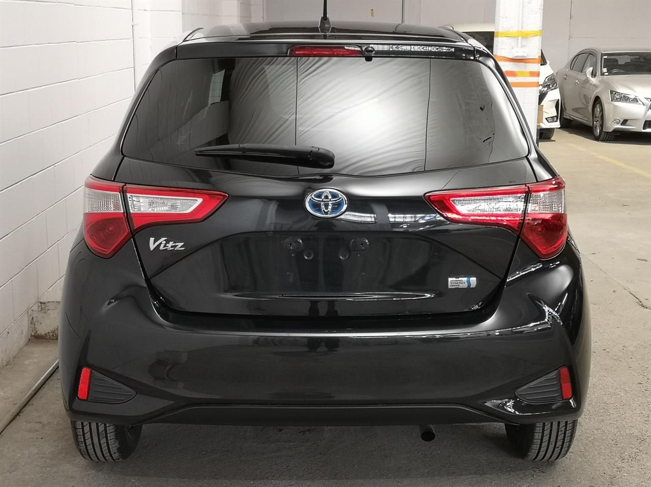 Vehicle image 5