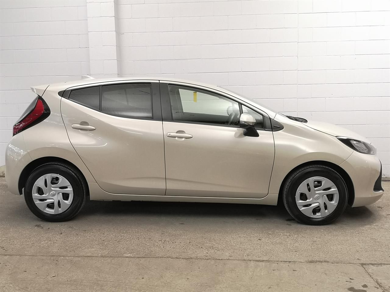 Vehicle image 3
