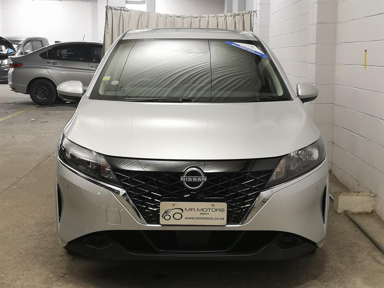 Vehicle image 4