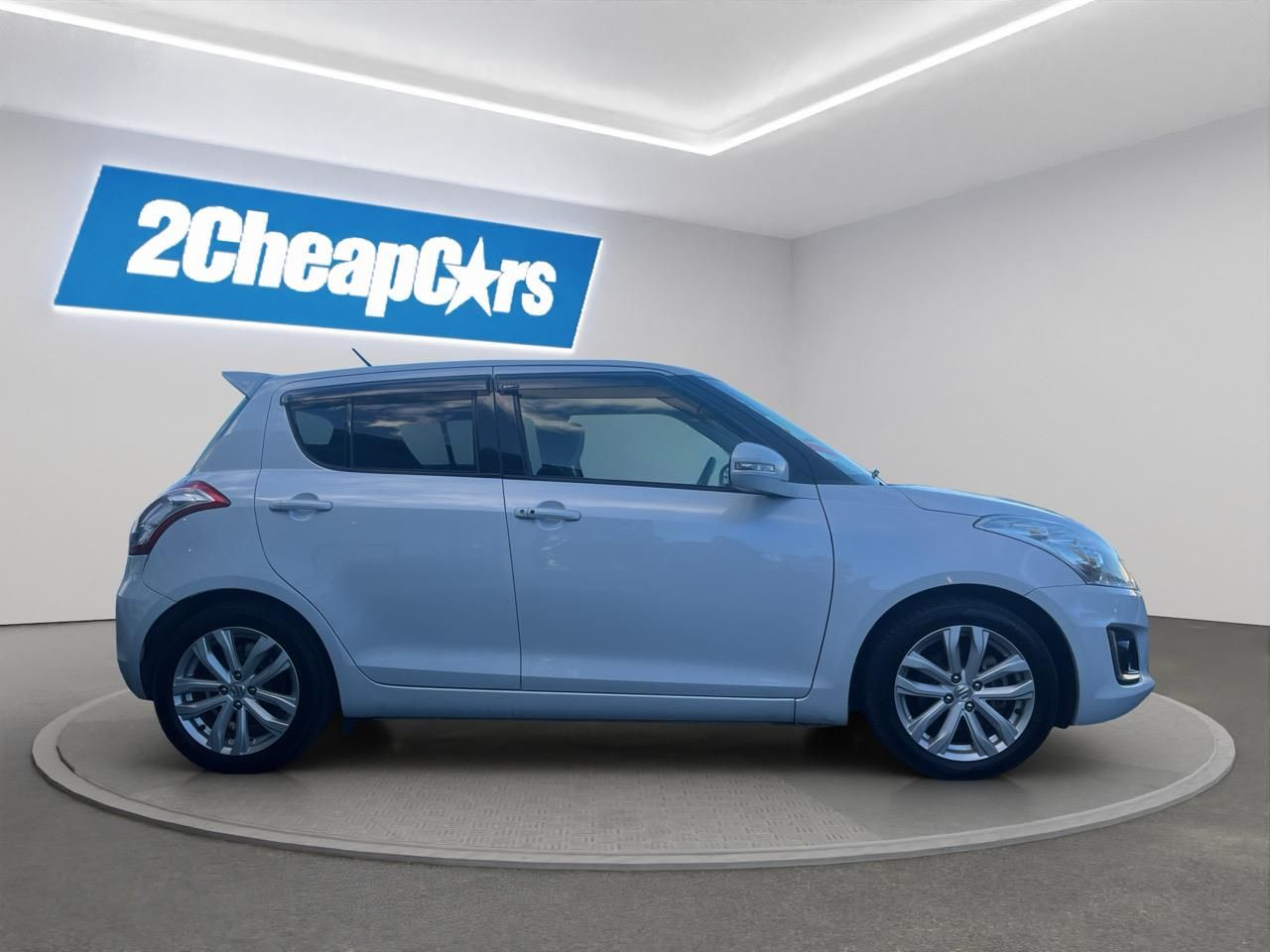 Vehicle image 4
