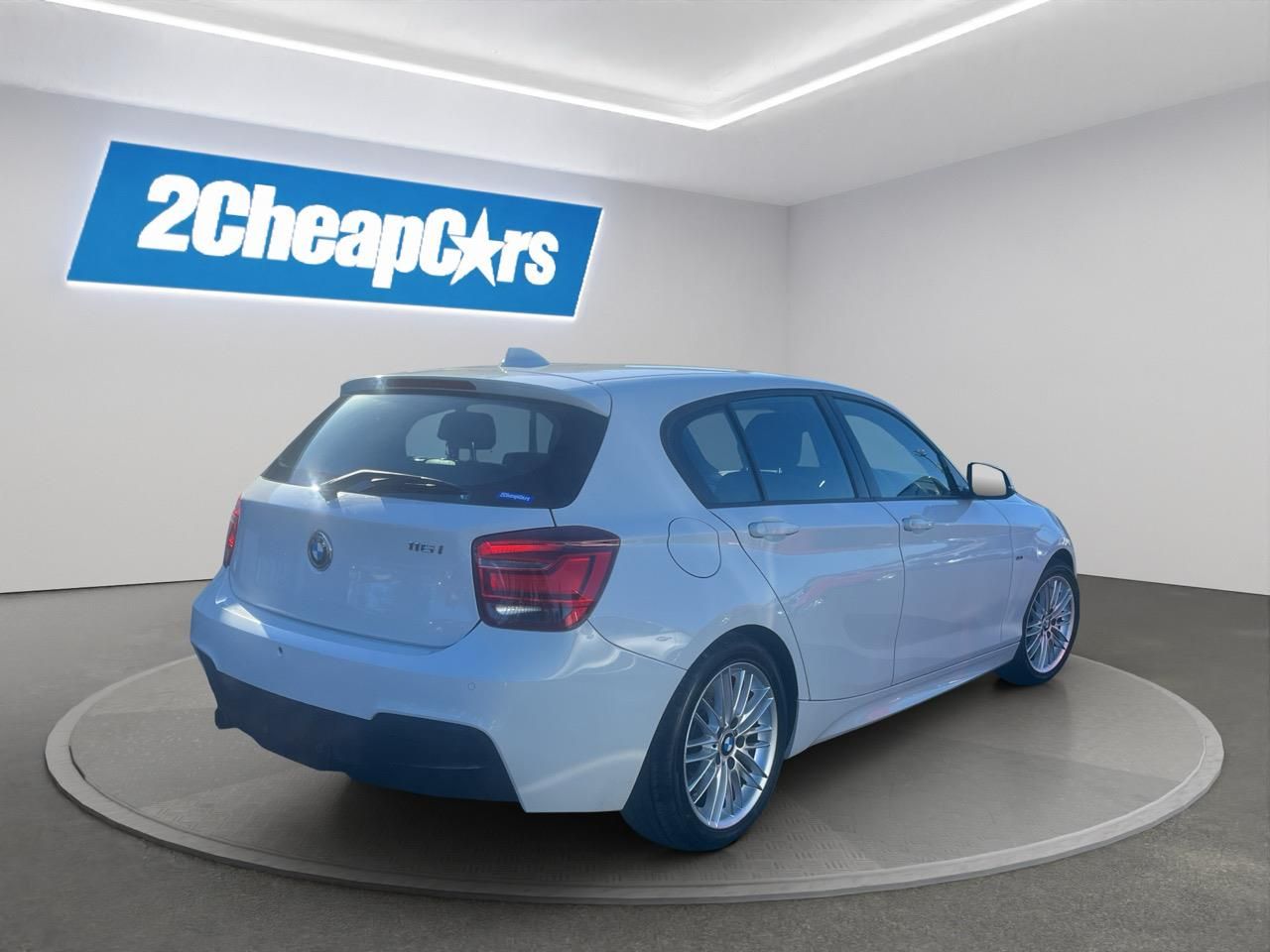 Vehicle image 5