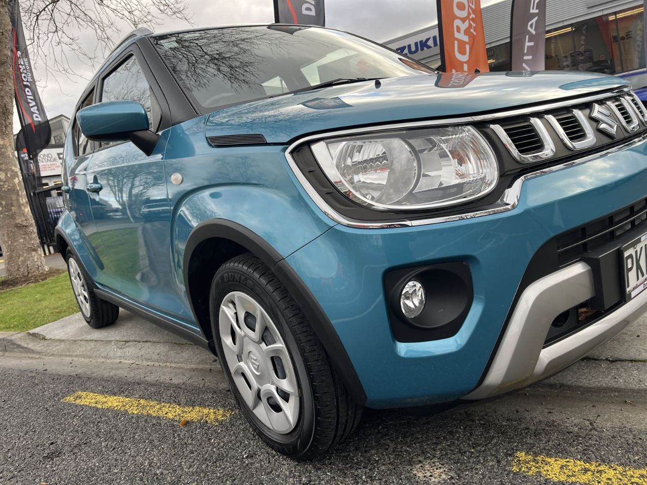 Vehicle image 3
