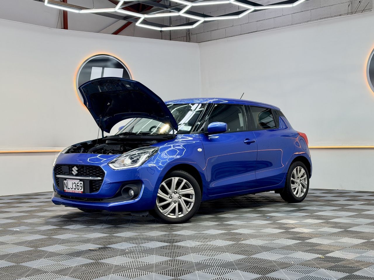 Vehicle image 3