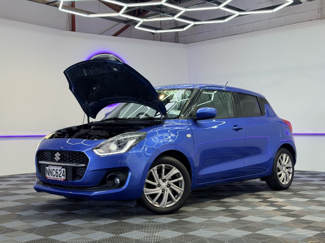 Vehicle image 3