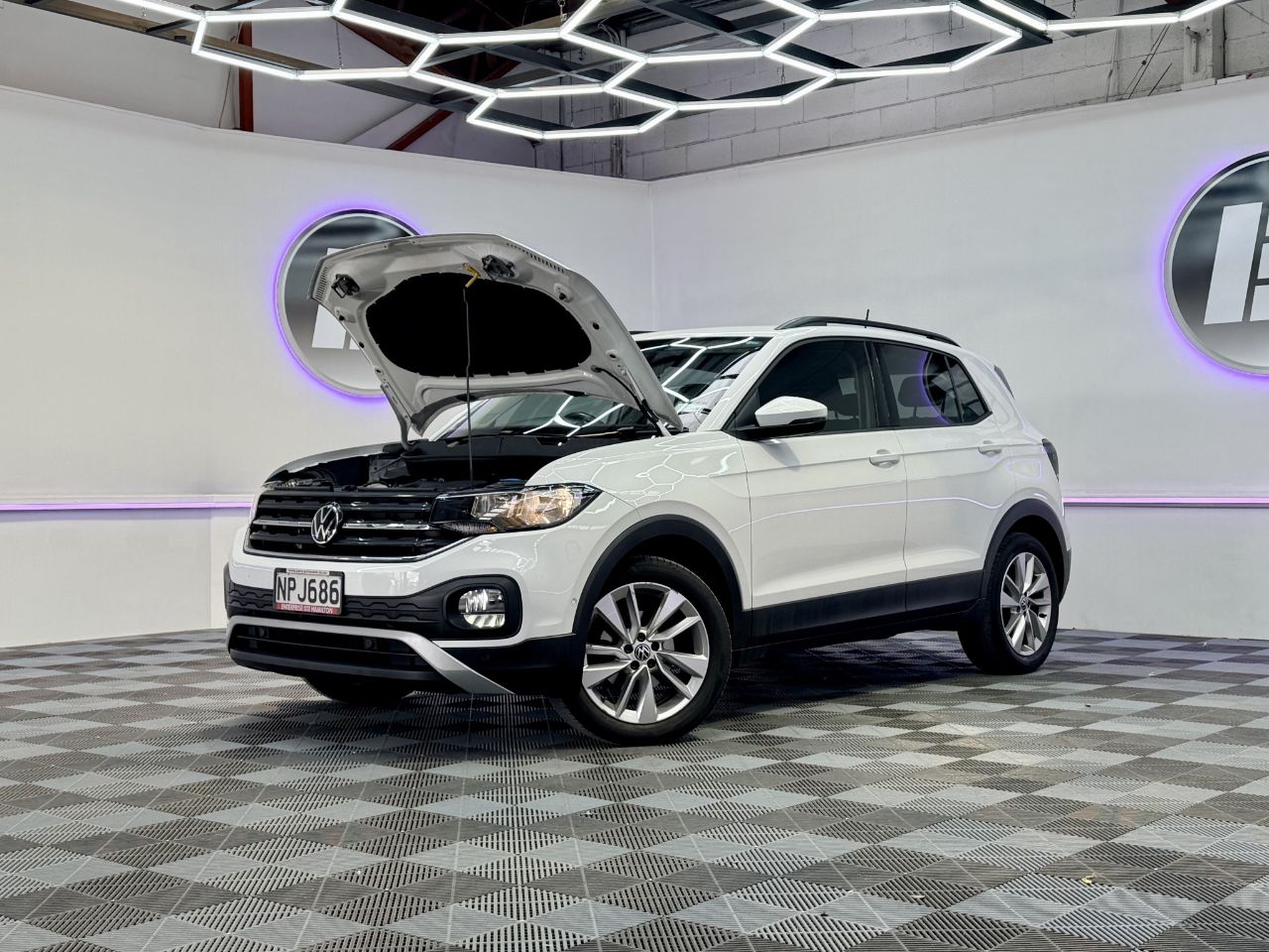 Vehicle image 3