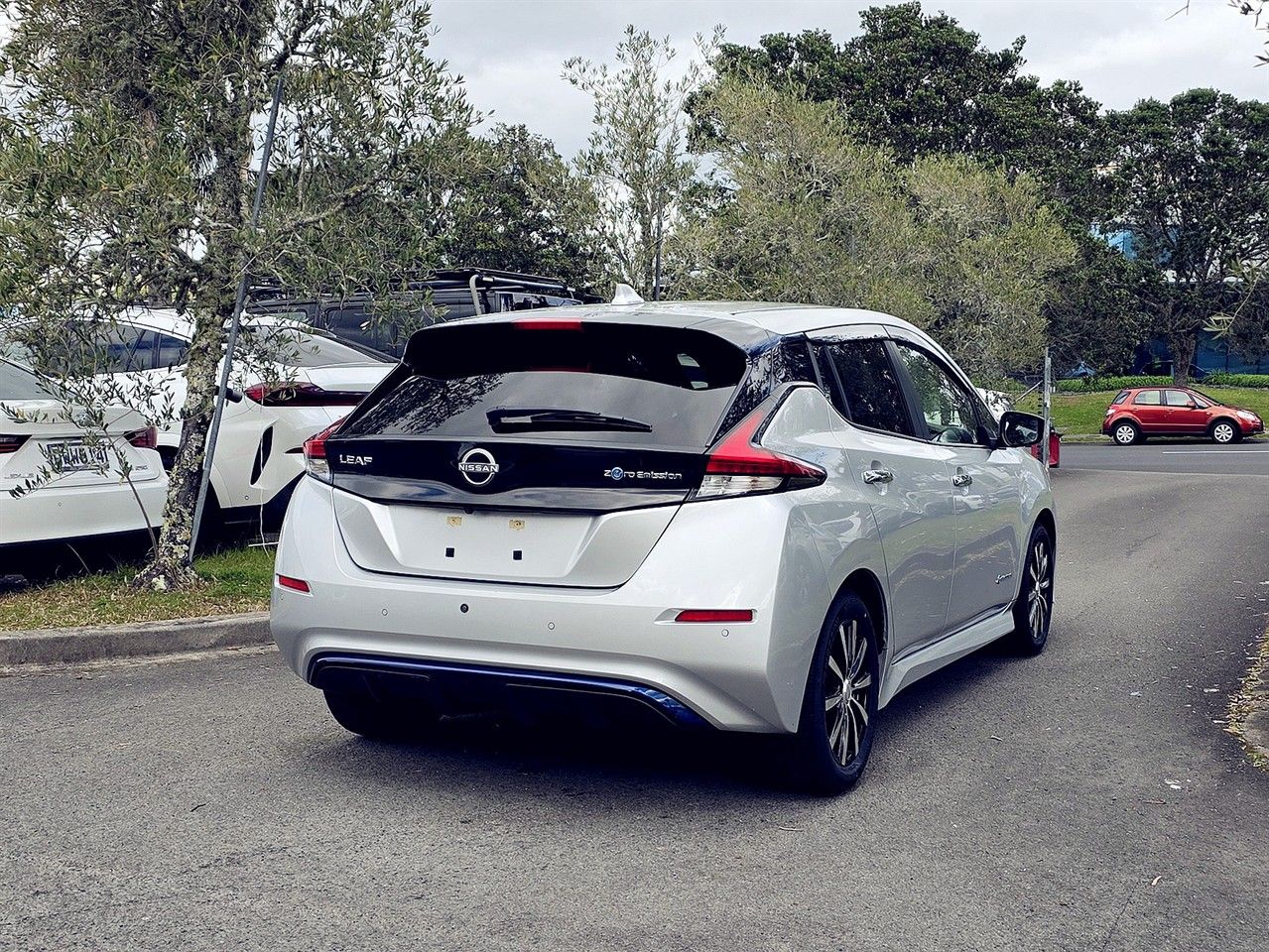 Vehicle image 4