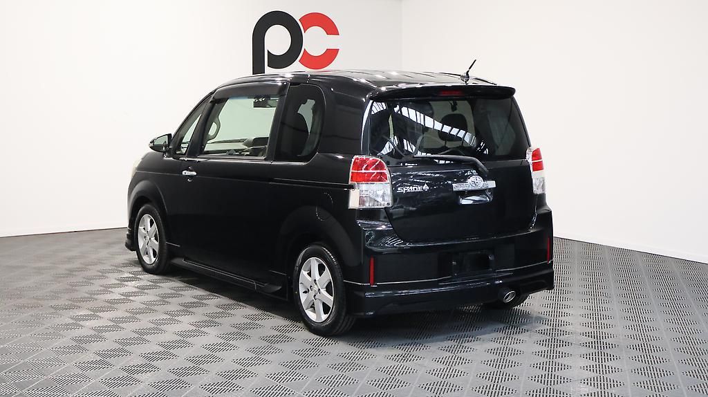 Vehicle image 4