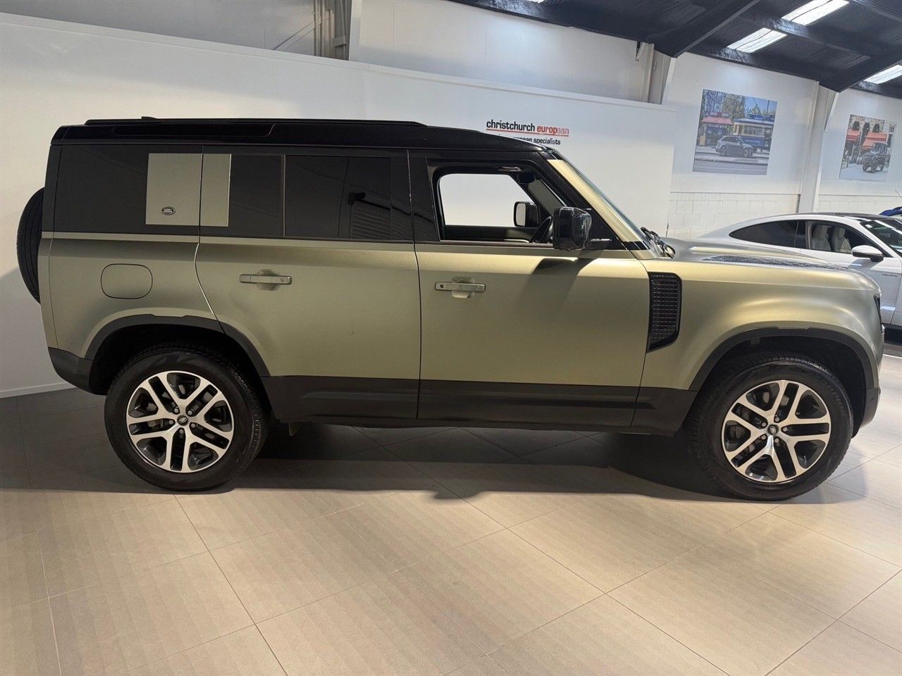 Vehicle image 4