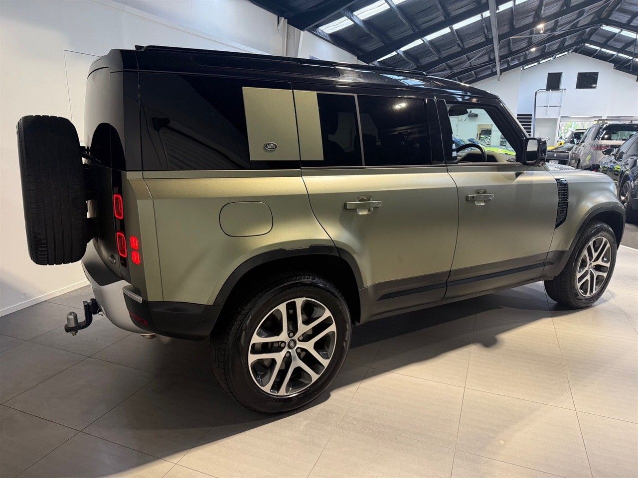 Vehicle image 5