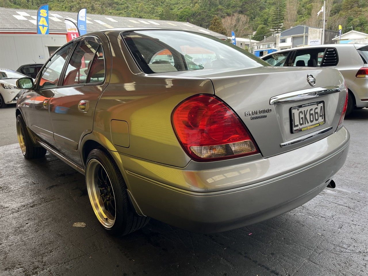 Vehicle image 4