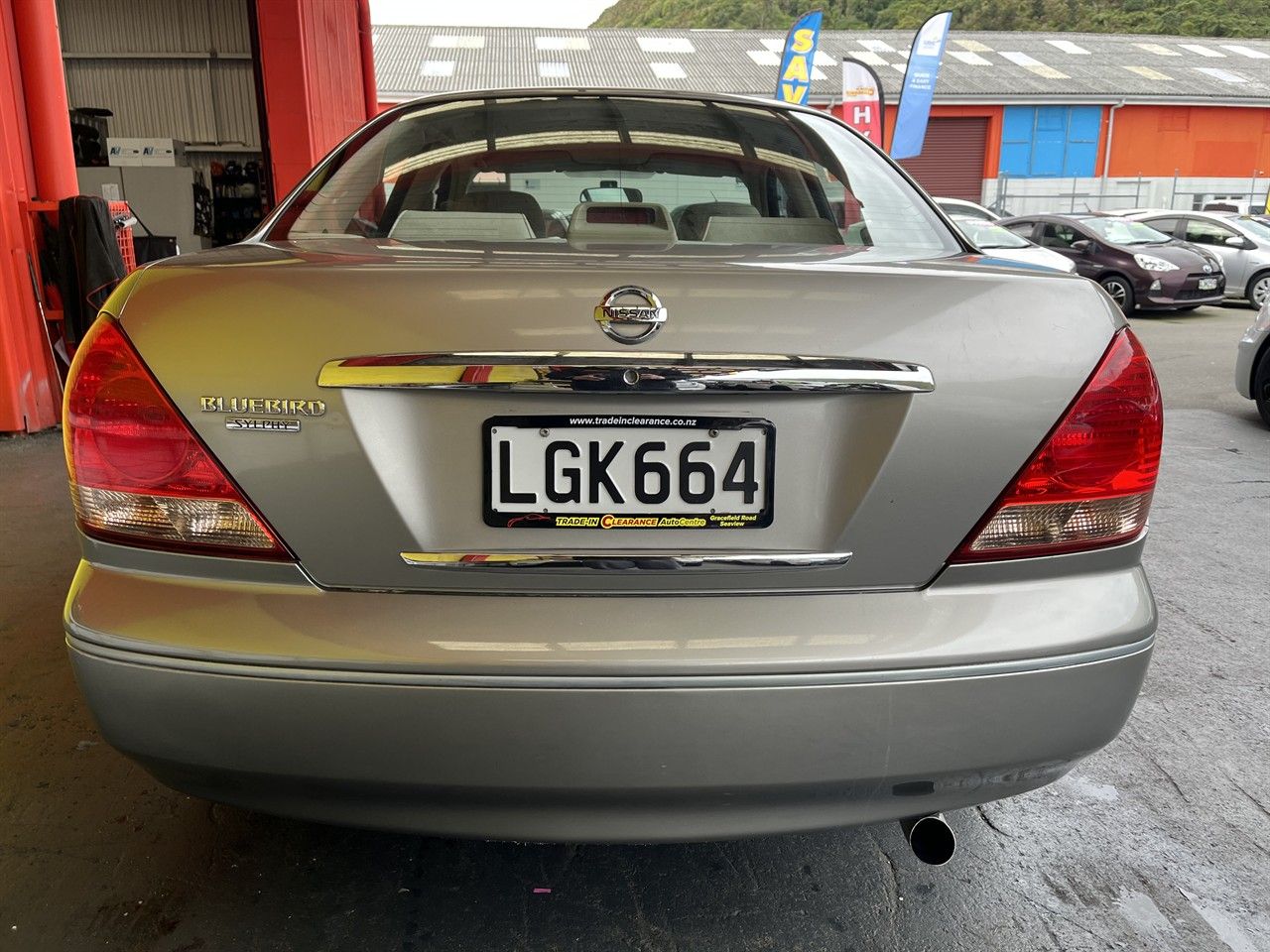 Vehicle image 5