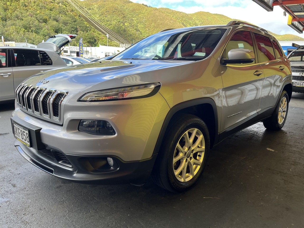 Vehicle image 3
