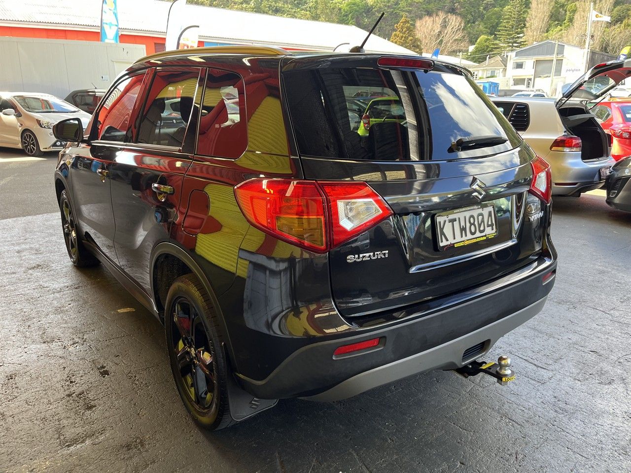 Vehicle image 4