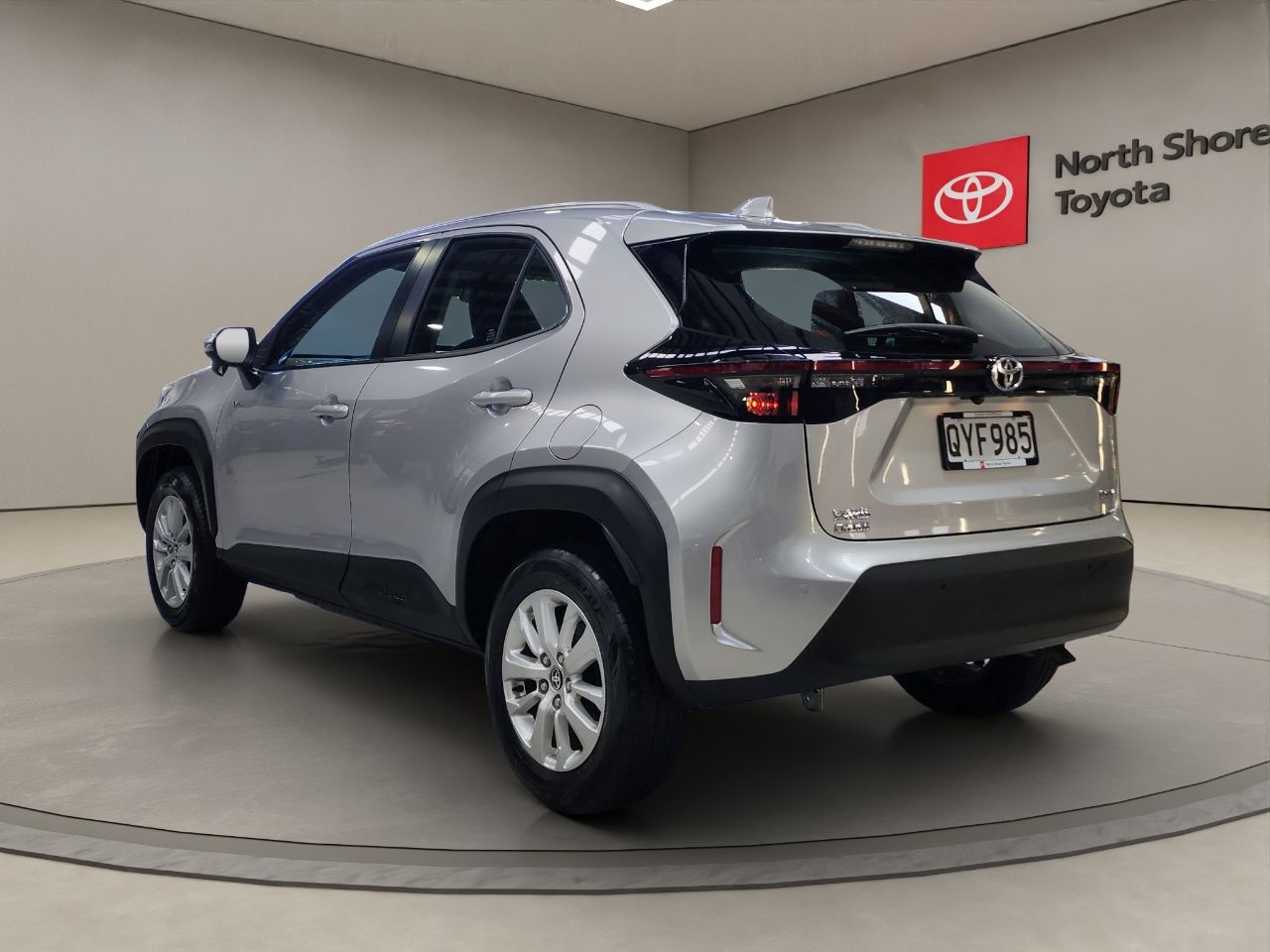 Vehicle image 5
