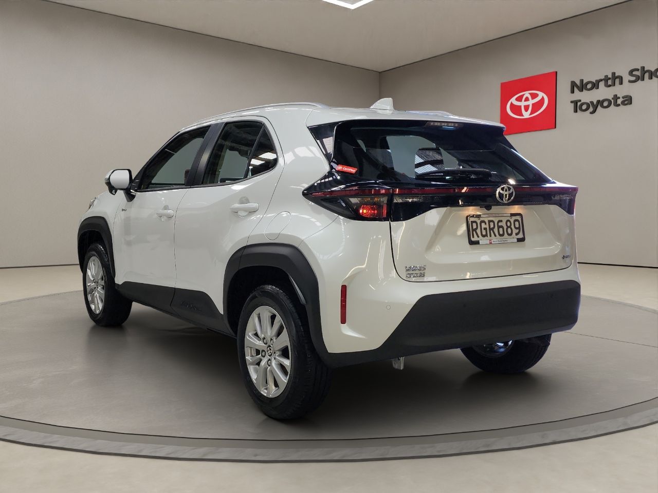 Vehicle image 5