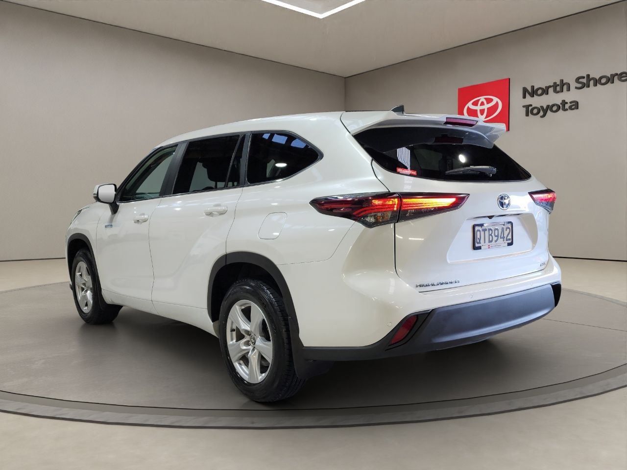 Vehicle image 5