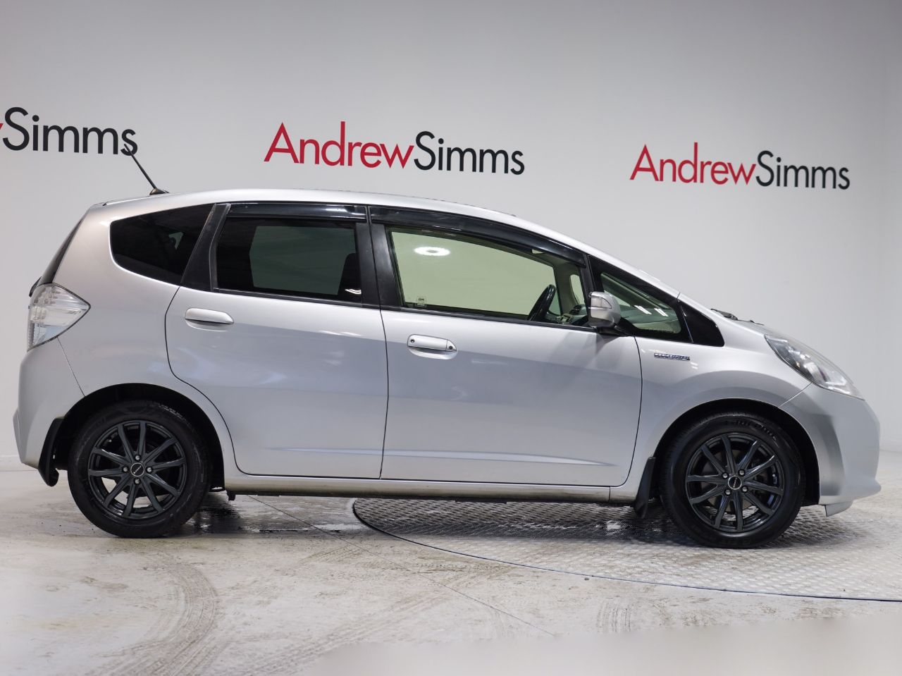 Vehicle image 3
