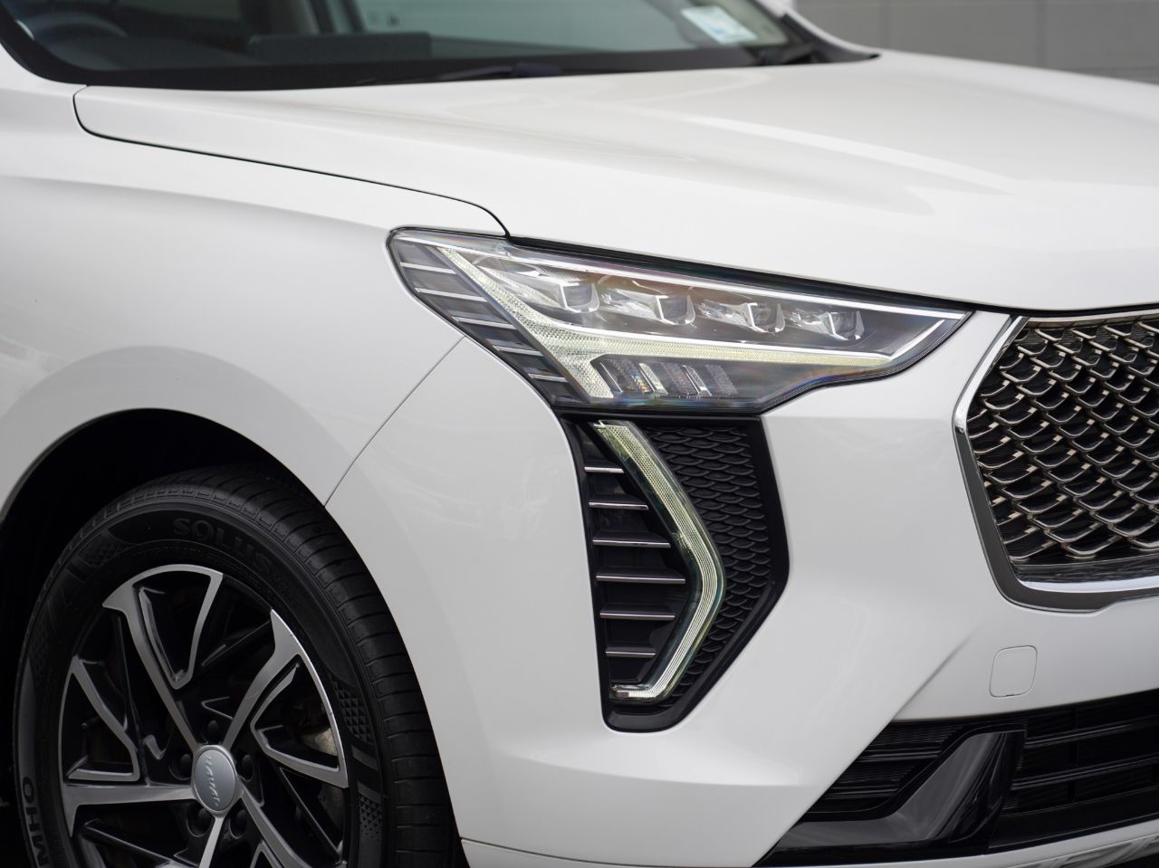 Vehicle image 3