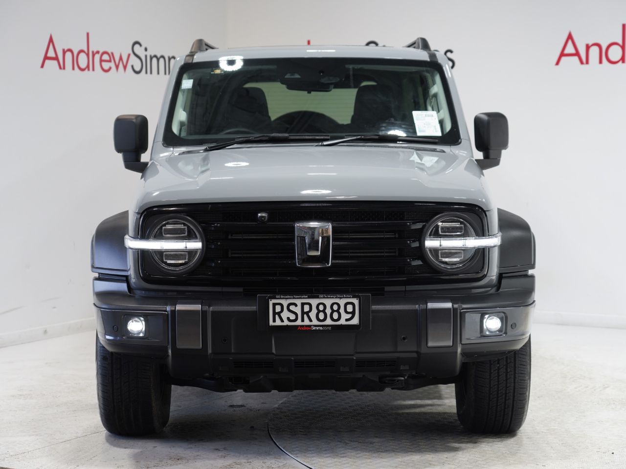 Vehicle image 4