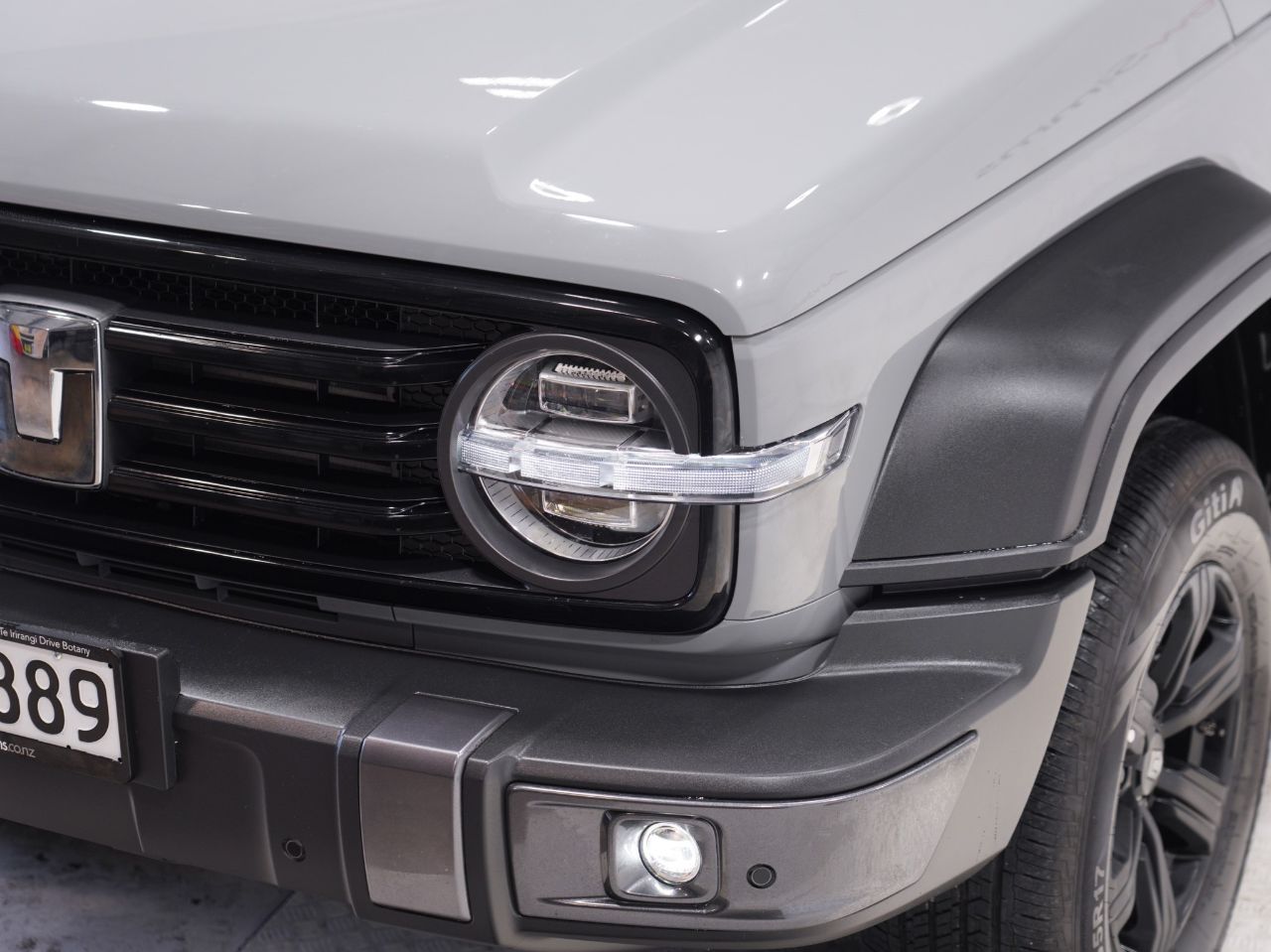 Vehicle image 5
