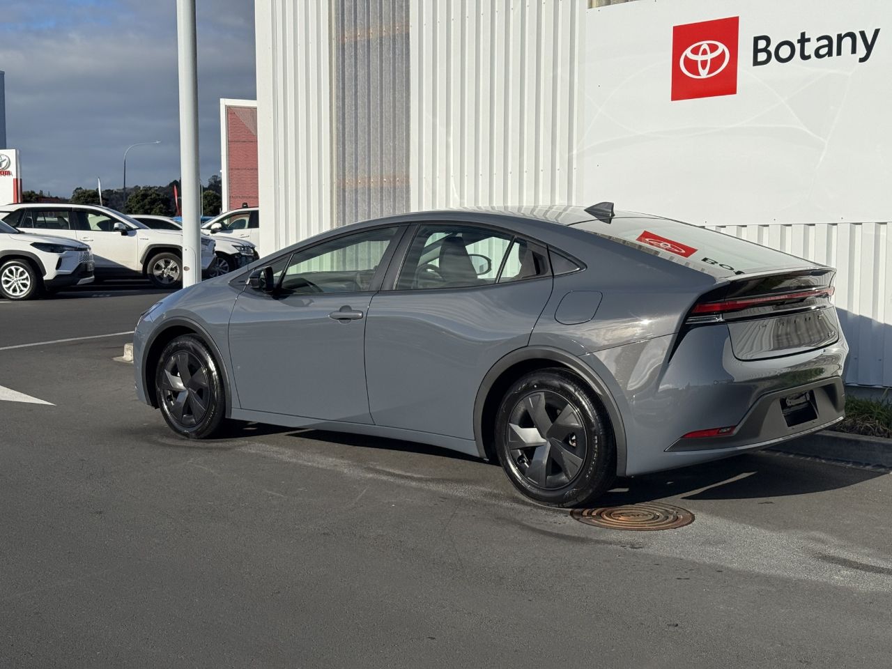 Vehicle image 5