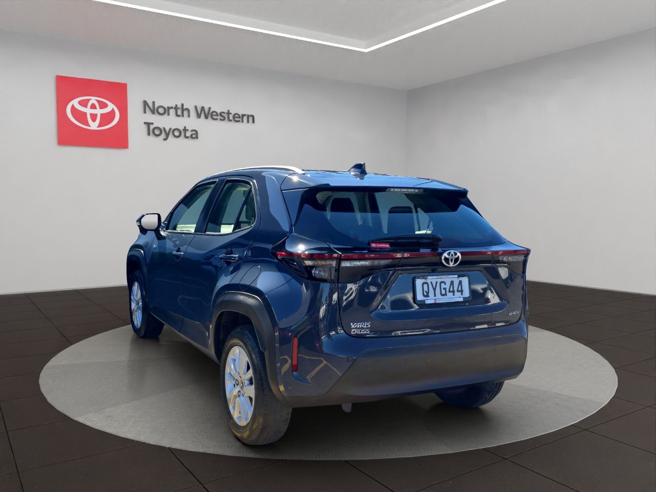 Vehicle image 5