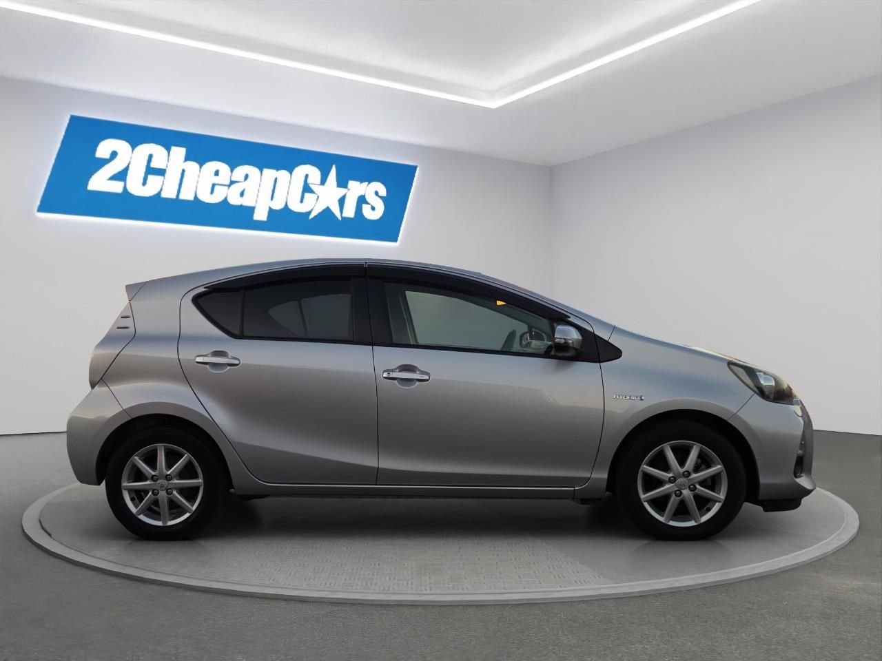 Vehicle image 4