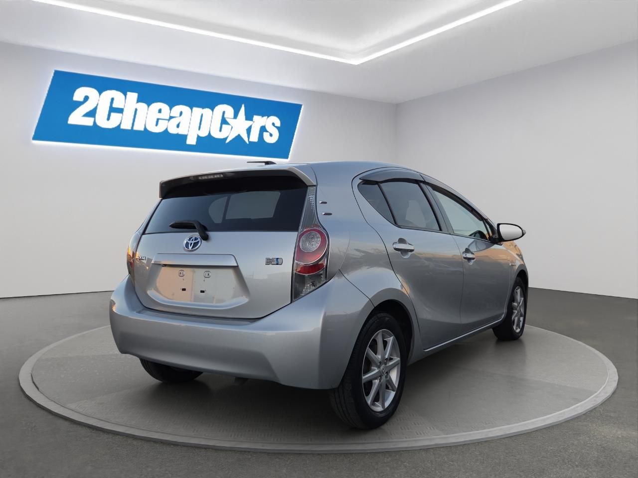 Vehicle image 5
