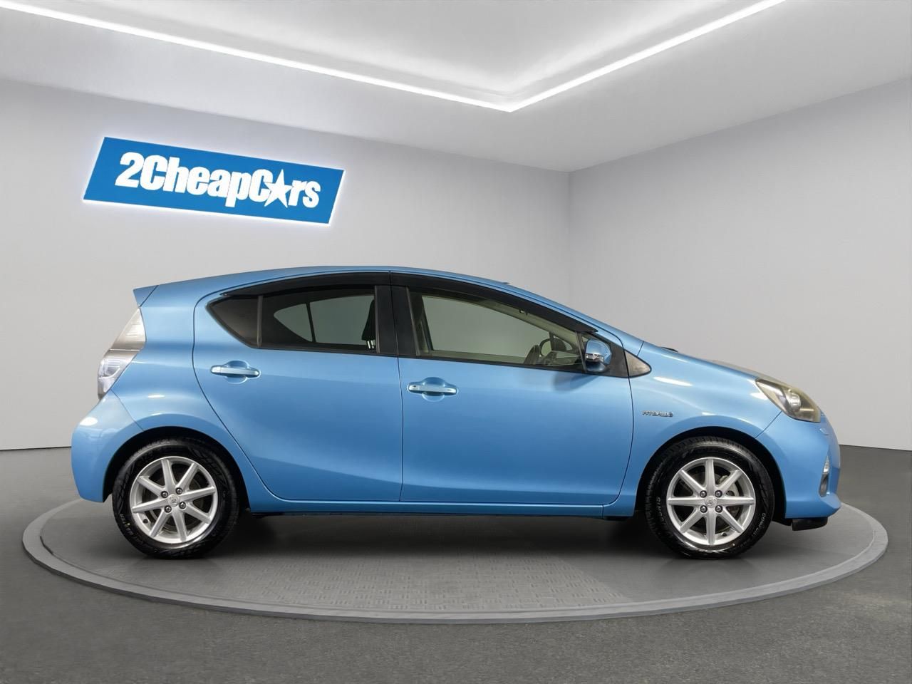 Vehicle image 4