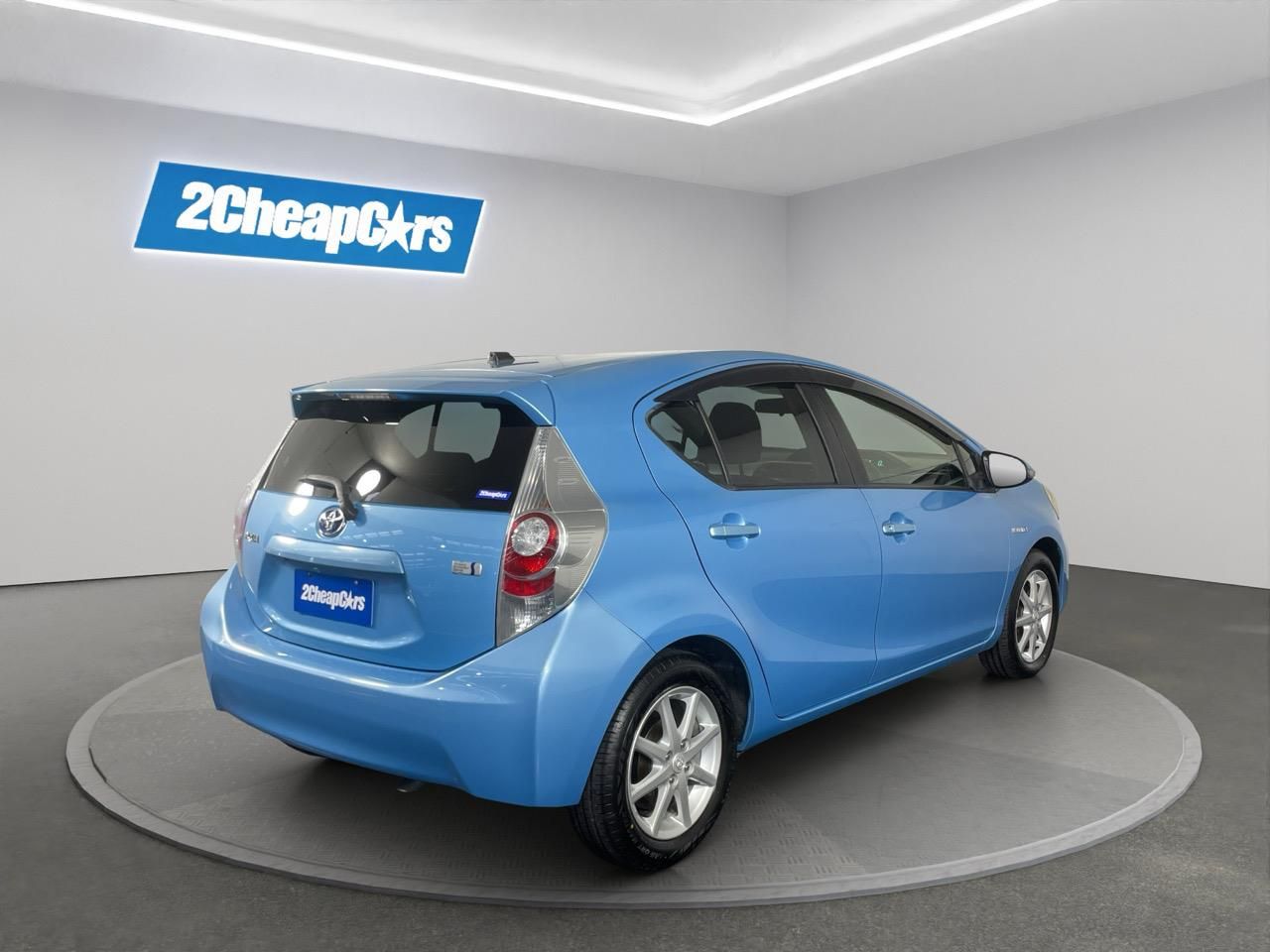 Vehicle image 5