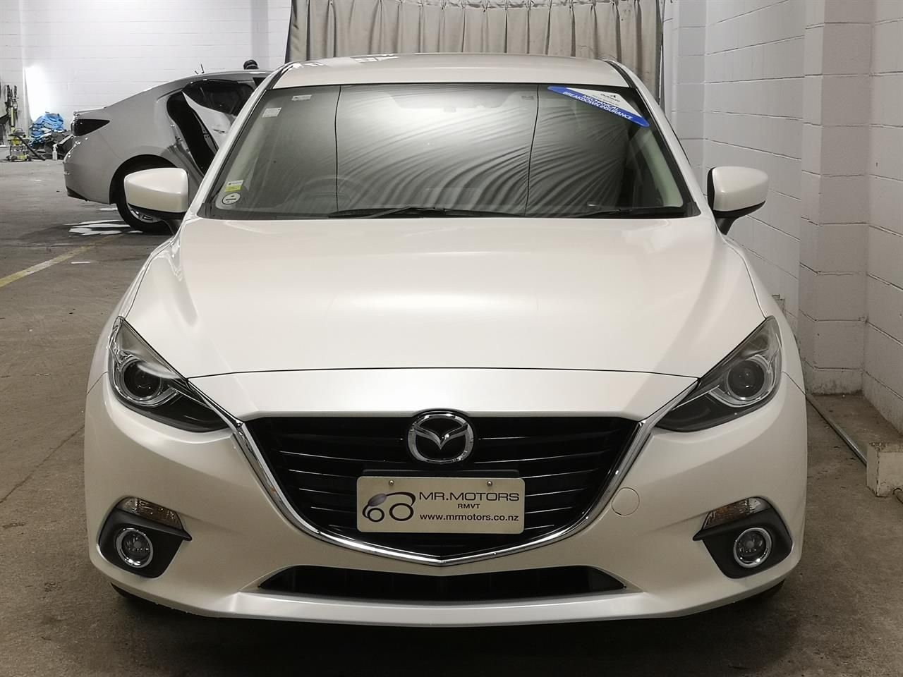 Vehicle image 4