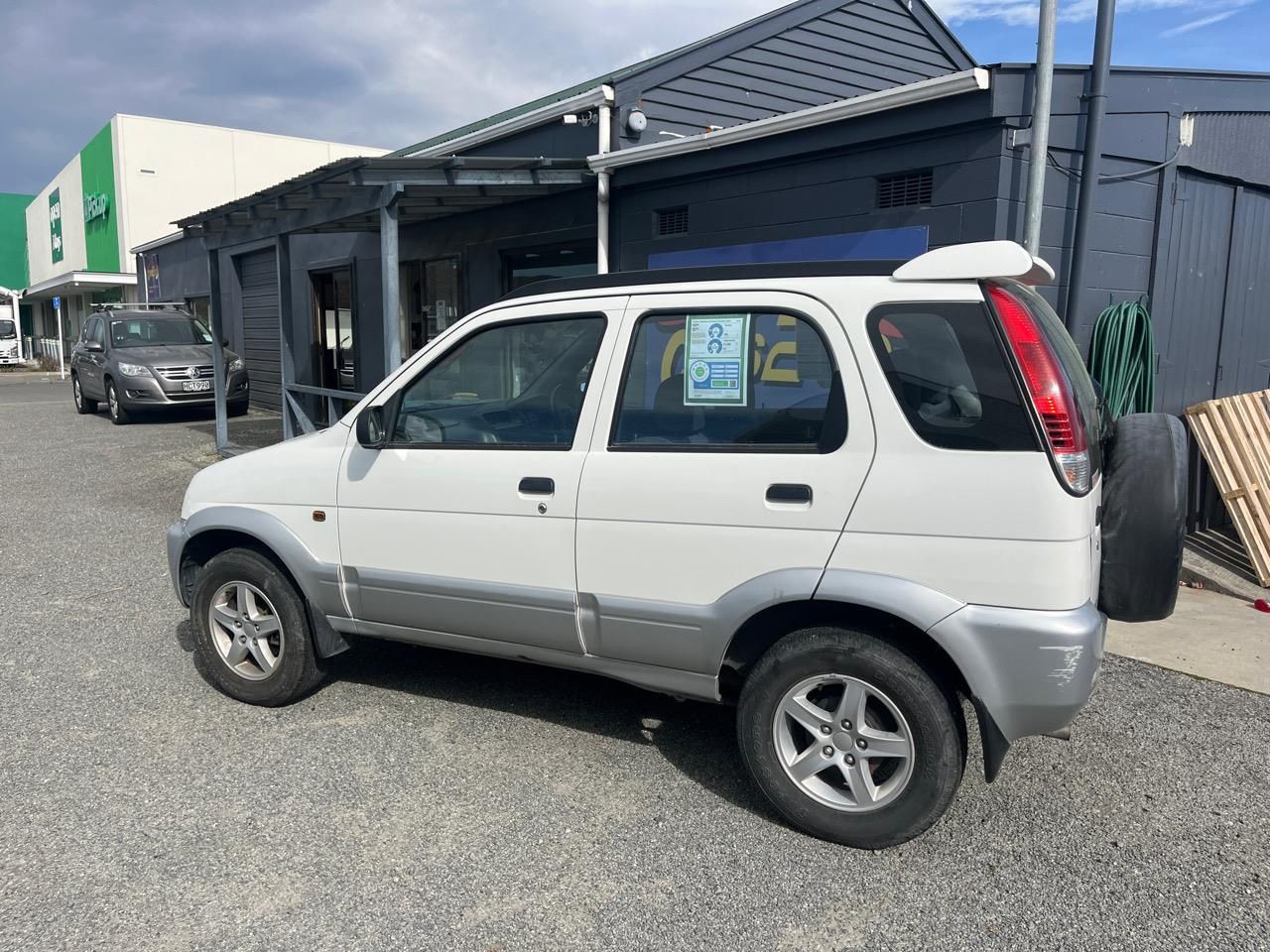Vehicle image 3