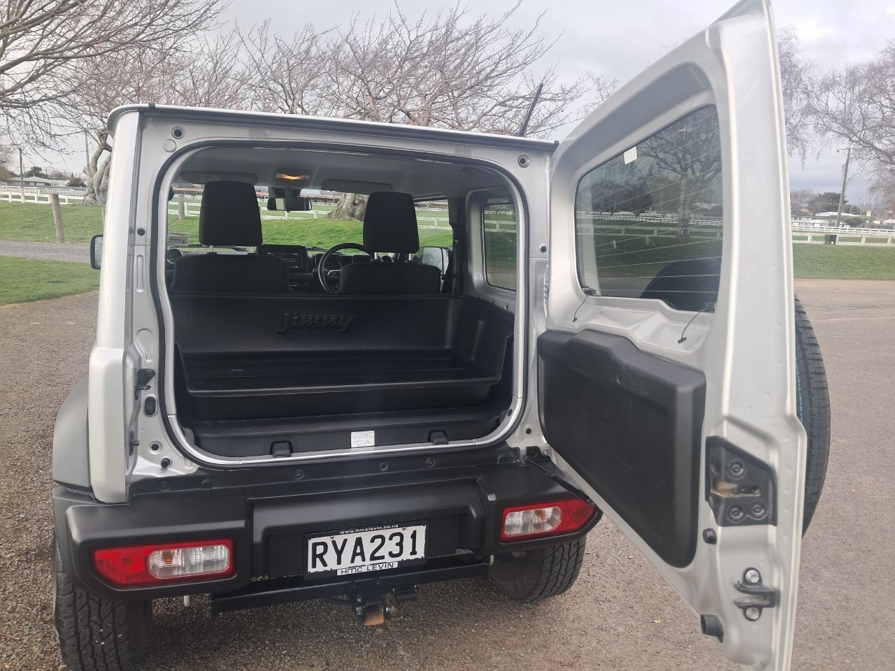 Vehicle image 5