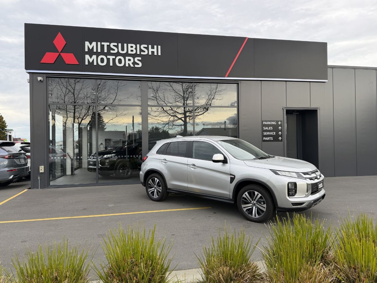 Vehicle image 3