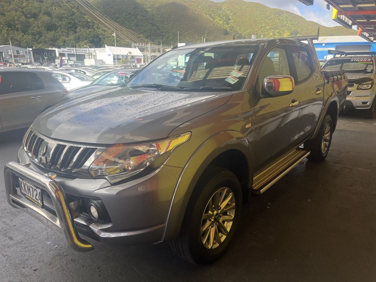 Vehicle image 3