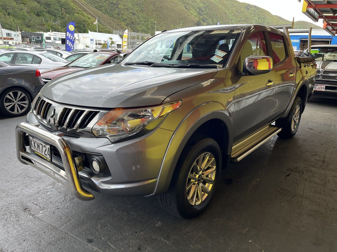 Vehicle image 3