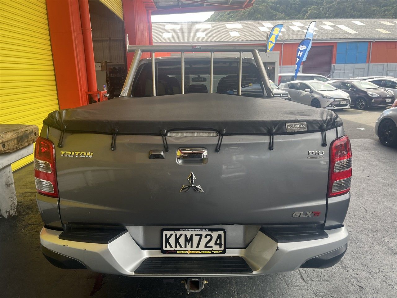 Vehicle image 5