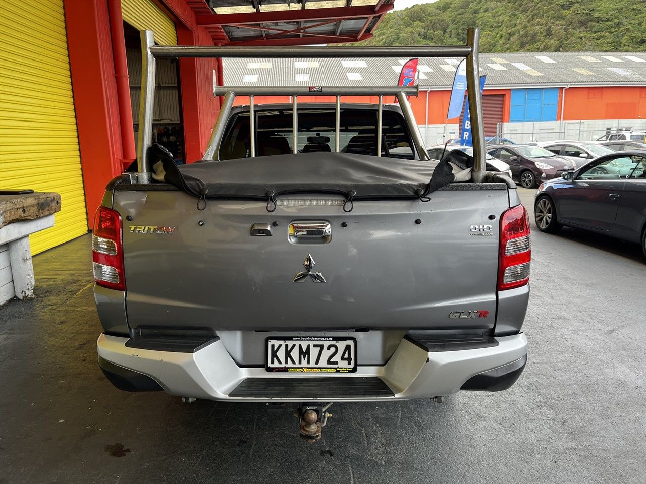 Vehicle image 5