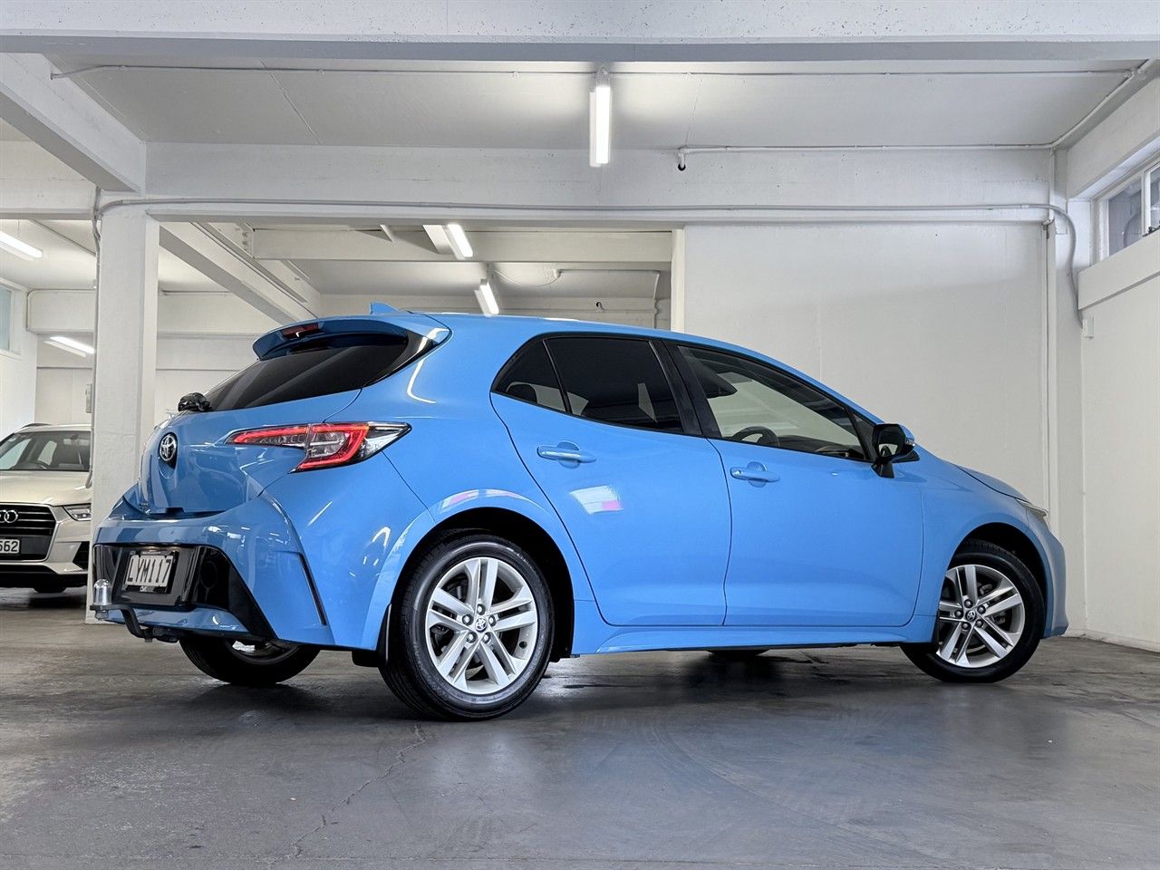 Vehicle image 3