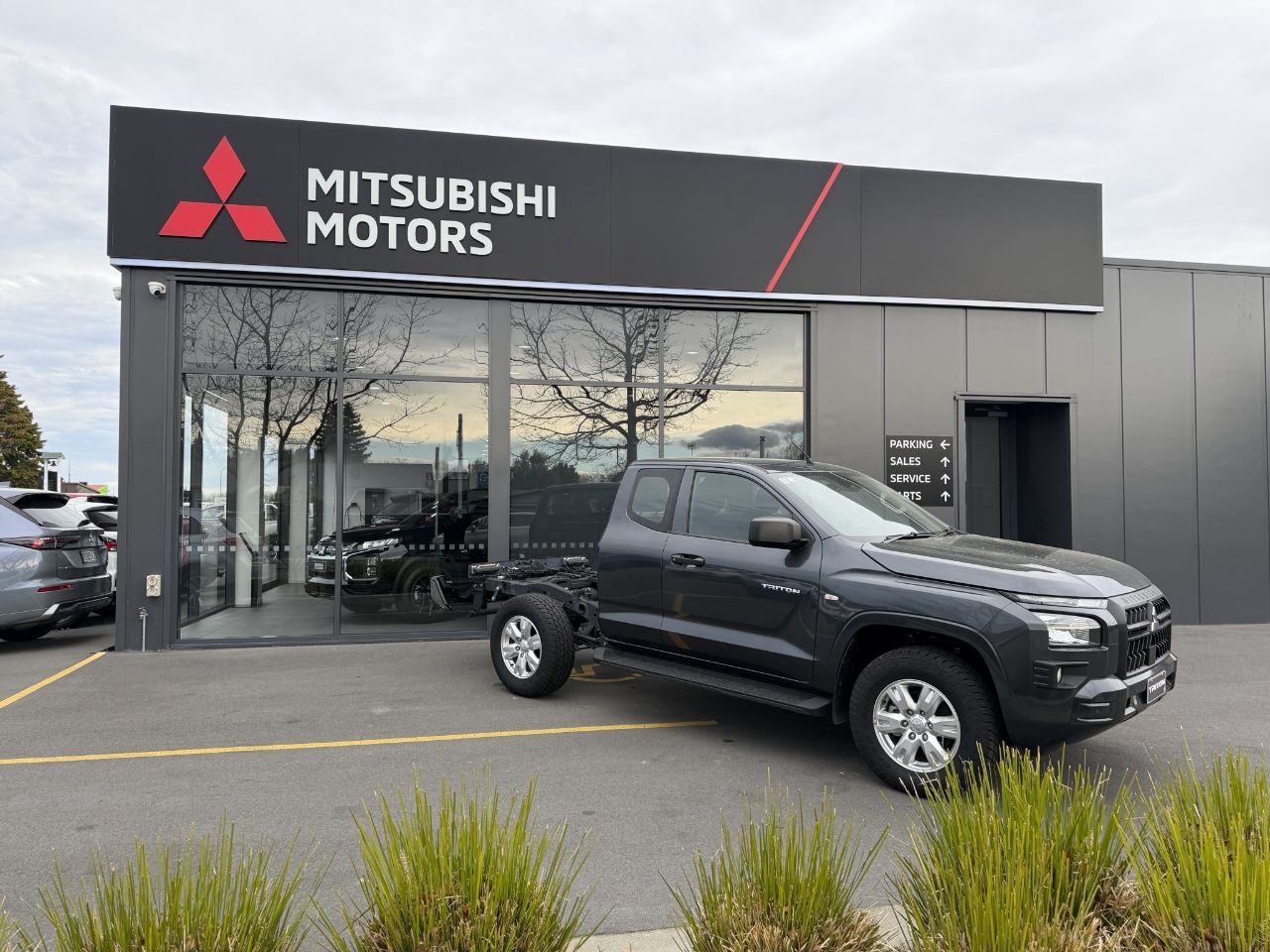 Vehicle image 3
