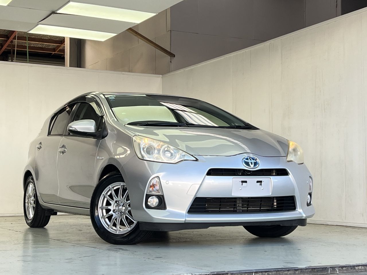Vehicle image 3