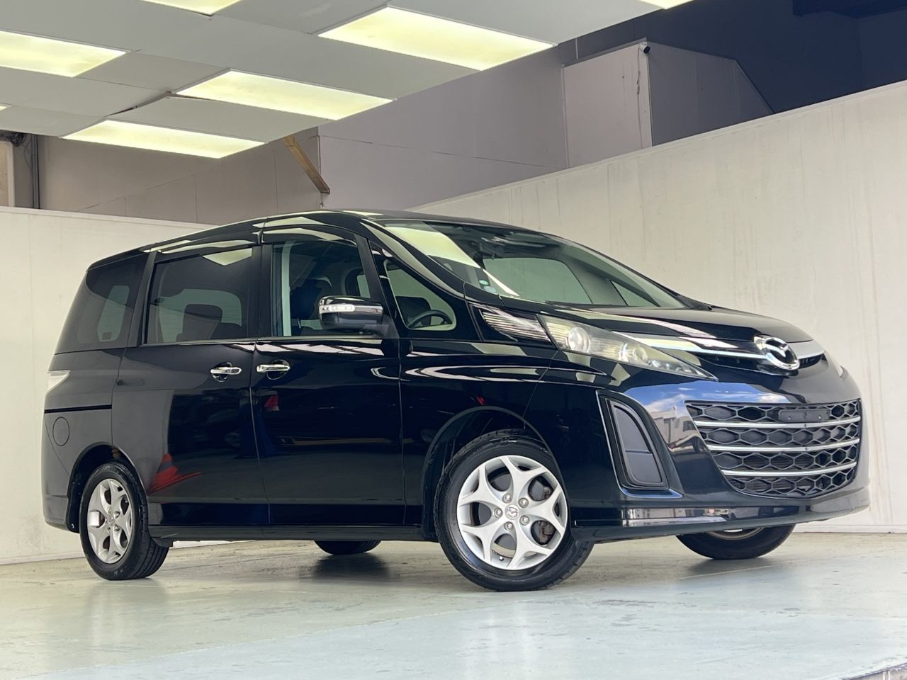 Vehicle image 4