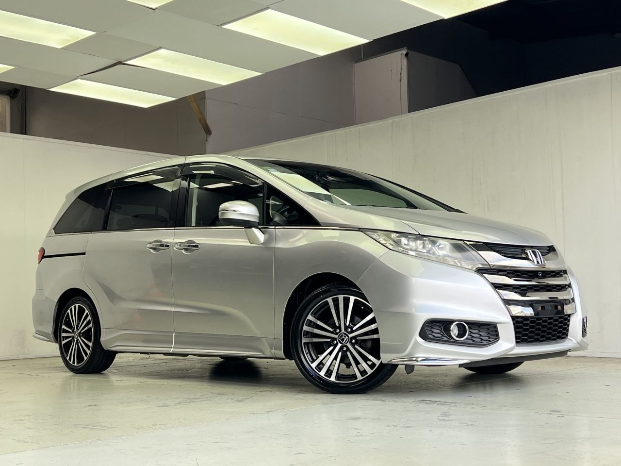 Vehicle image 4