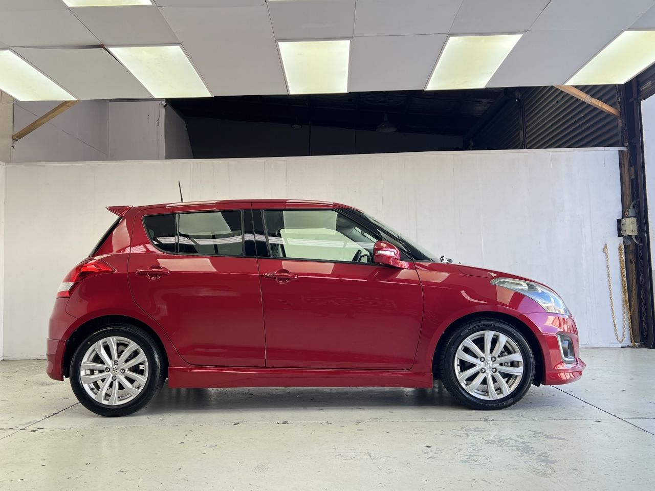 Vehicle image 5
