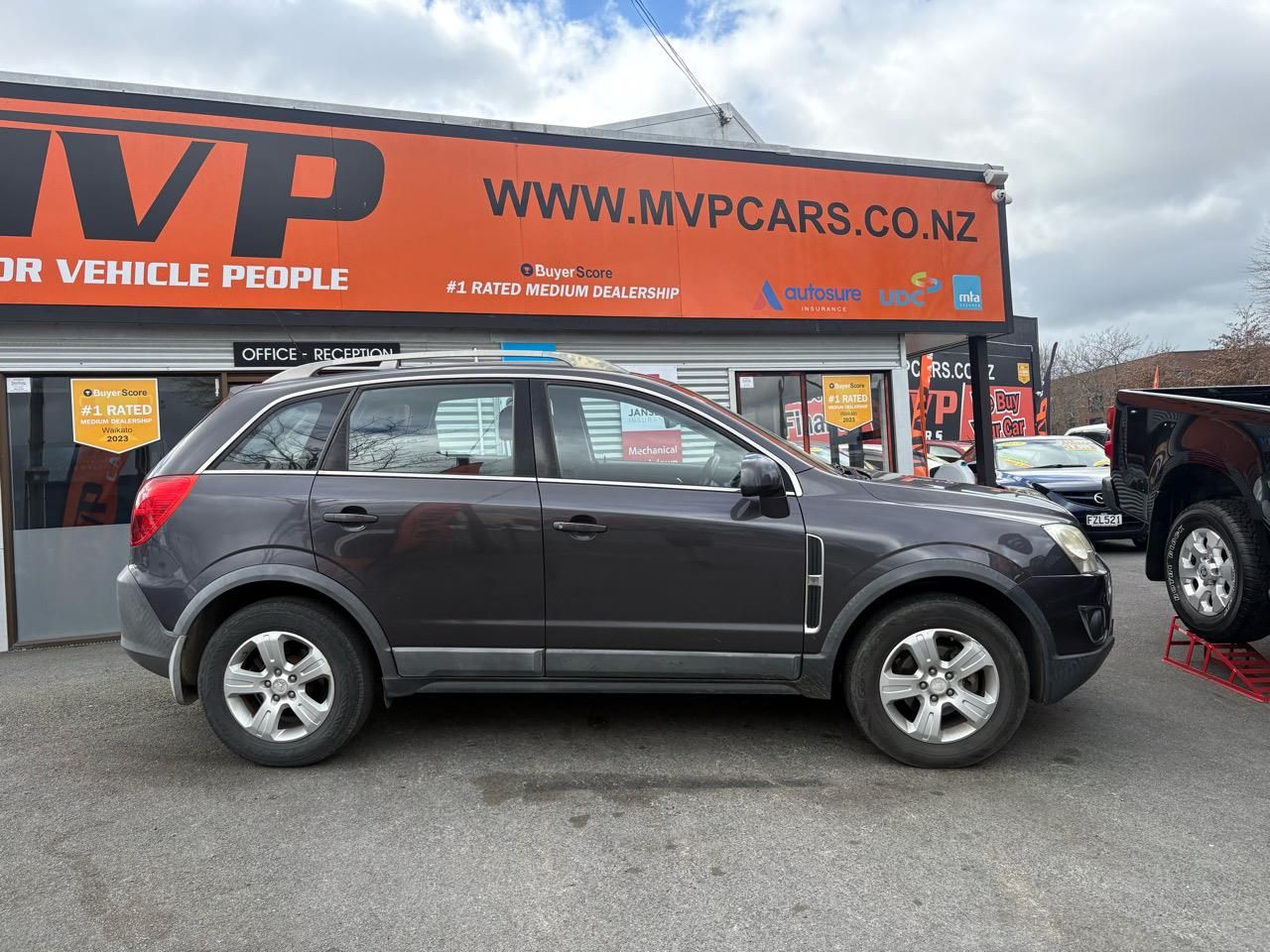 Vehicle image 3